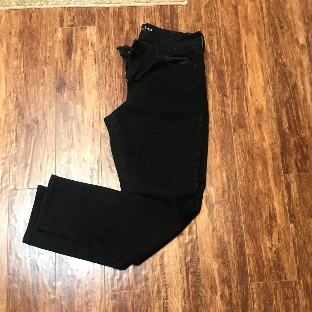 2/20 ❤️ OLD NAVY BLACK JEANS